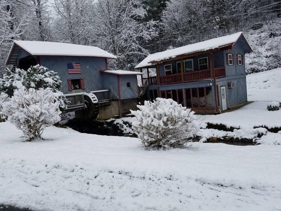 Waterwheel Cabin By The Creek Murphy Esterno foto