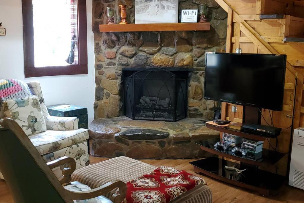 Waterwheel Cabin By The Creek Murphy Esterno foto