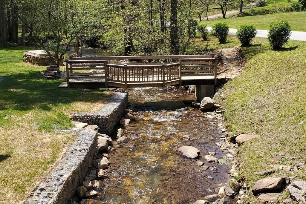 Waterwheel Cabin By The Creek Murphy Esterno foto
